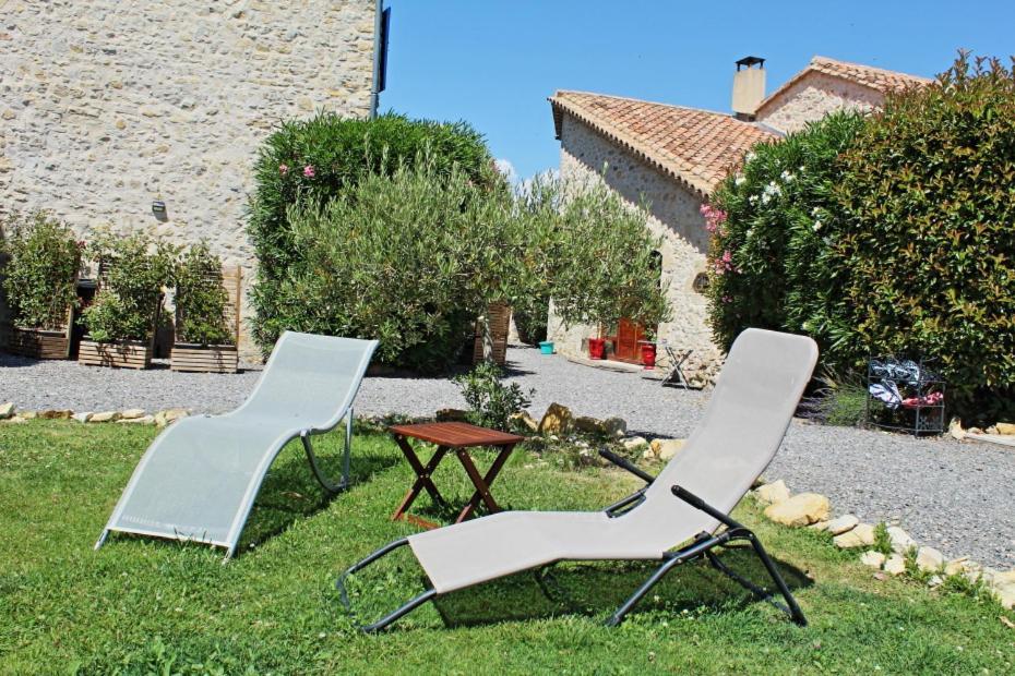 Gites La Tour Le Mas De Crieulon Saint-Jean-de-Crieulon Exterior photo